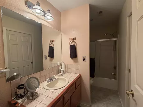 Bath - 9 Miwok Trl, Graeagle, CA 96103 photo 1 of 2