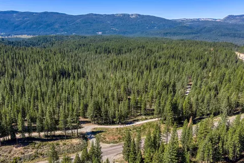 251 Meadow Lark Ln, Blairsden, CA 96103