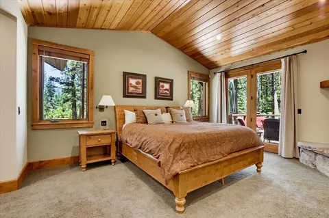 Bedroom - 243 Black Bear Trl, Clio, CA 96106 photo 6 of 7