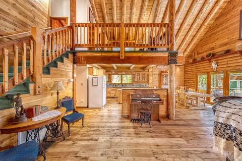Entry Way - 289 Watson Rd, Chester, CA 96020 photo 1 of 3