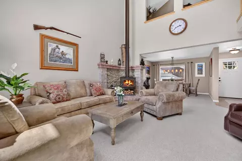 Living - 362 Osprey Loop, Lake Almanor West, CA 96020 photo 2 of 5