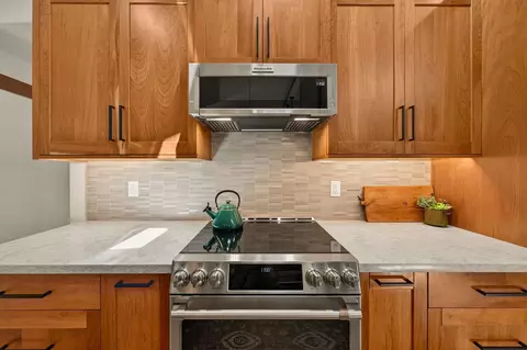 Kitchen - 82 Graeagle Meadows Rd, Graeagle, CA 96103 photo 3 of 8