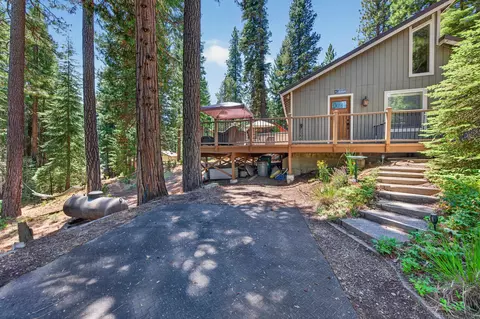 182 Peninsula Dr, Lake Almanor, CA 96137
