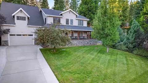 835 Lake Ridge Rd, Lake Almanor, CA 96137