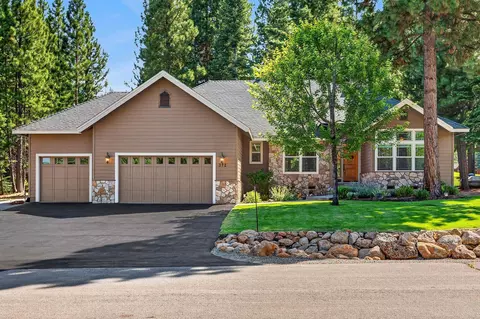 372 Walsh Ct, Lake Almanor, CA 96137