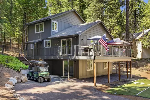603 Lake Ridge Rd, Lake Almanor, CA 96137