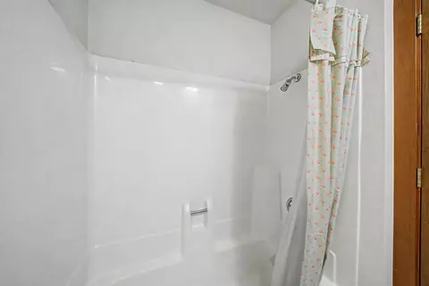 Bath - 36 Graeagle Meadows Rd, Graeagle, CA 96103 photo 4 of 4
