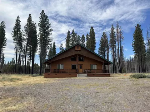 7051 Rim Dr, Chester, CA 96020