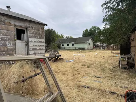 608 Cedar St, Loyalton, CA 96118 photo 3