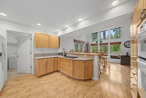 Kitchen - 68 Eureka Springs Dr, Blairsden, CA 96103 photo 2 of 4
