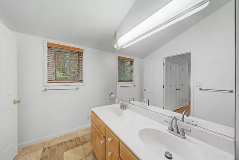 Bath - 68 Eureka Springs Dr, Blairsden, CA 96103 photo 1 of 2