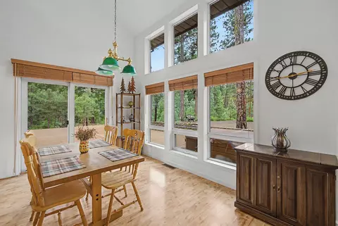 Dining - 68 Eureka Springs Dr, Blairsden, CA 96103 photo 1 of 3