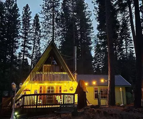 445 Cedar Cir, Lake Almanor, CA 96137