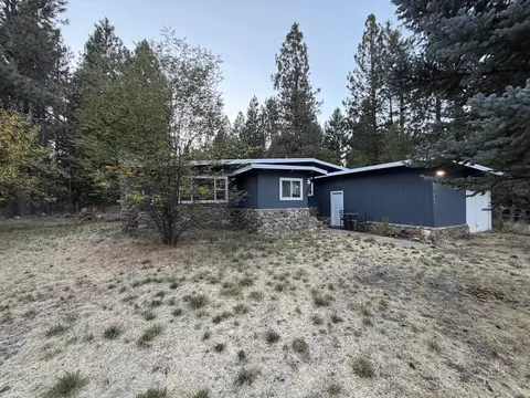 375 Spanish View Dr, Meadow Valley, CA 95956