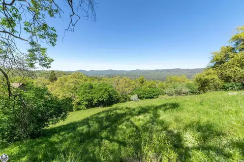 21176 Oman Dr, Soulsbyville, CA 95372