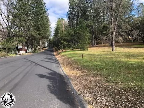 6-24 Cottonwood St, Groveland, CA 95321