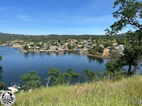4909 Lakeshore Dr, Copperopolis, CA 95228