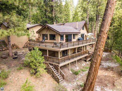 29395 Shasta Dr, Cold Springs, CA 95335