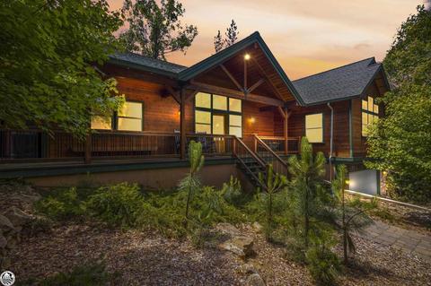 17427 High Grade Ln, Sonora, CA 95370