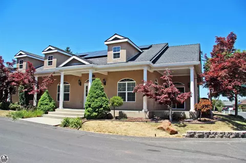 17170 Upper Starr King Dr, Soulsbyville, CA 95372