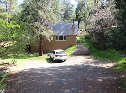11243 Merrell Rd, Groveland, CA 95321