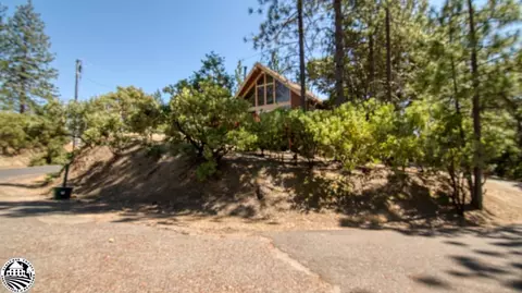 18487 Wawona Dr, Groveland, CA 95321