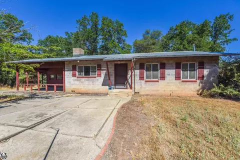 9748 Fraguero Rd, Sonora, CA 95370