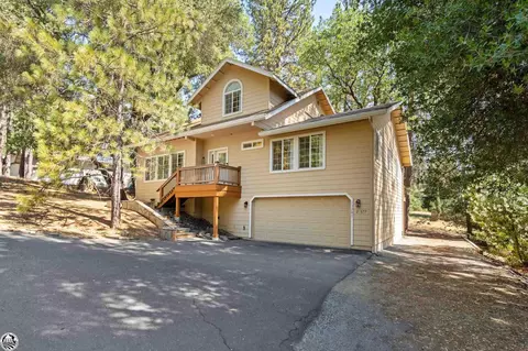 13201 Wells Fargo Dr, Groveland, CA 95321