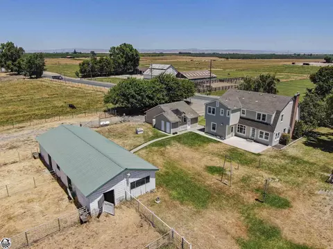 11243 26 Mile Rd, Oakdale, CA 95361