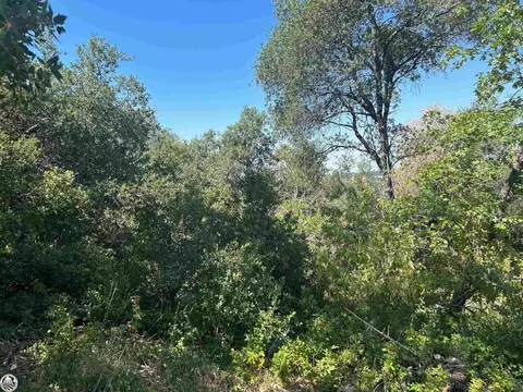 18930 Toyon Ct, Tuolumne, CA 95379