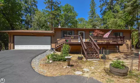 17148 Nile River Dr, Sonora, CA 95370