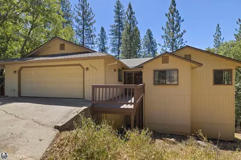 16621 Hillside Dr, Sonora, CA 95370