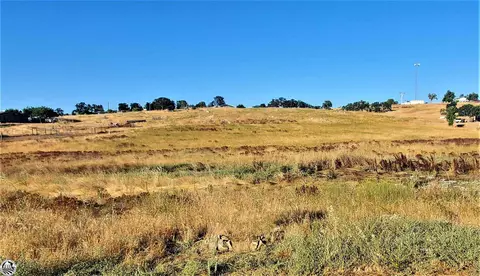 9689 Laredo Dr, La Grange, CA 95329