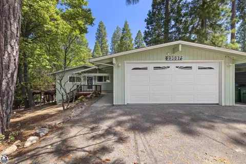 23037 Hawk Ln, Twain Harte, CA 95383