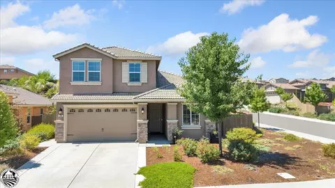 3040 Lennon Dr, Roseville, CA 95661