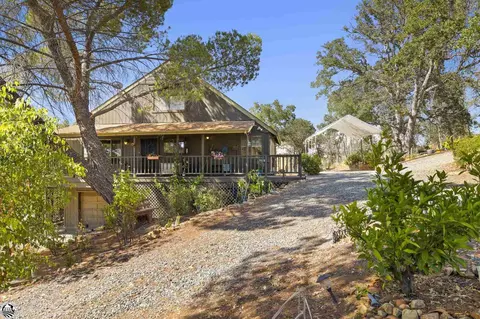 9443 Banderilla Dr, La Grange, CA 95329