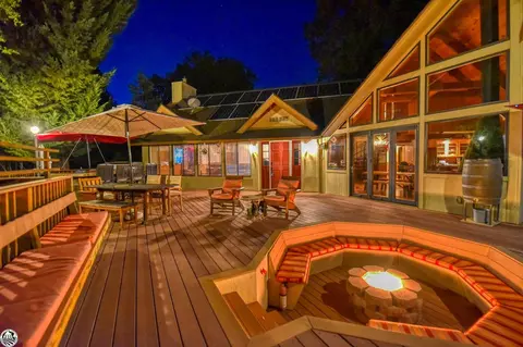 12806 Mueller Dr, Groveland, CA 95321