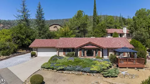 12860 Hollow Dr, Sonora, CA 95370