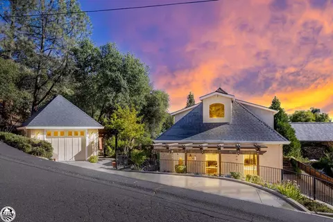 409 E Oakside Way, Sonora, CA 95370