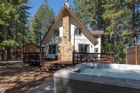 2621 St Moritz Dr, Arnold, CA 95223