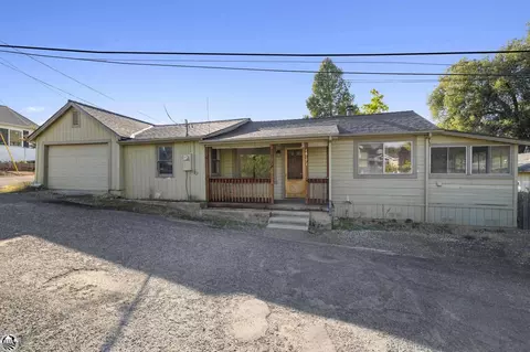 18171 Bodenhammer Ave, Tuolumne, CA 95379