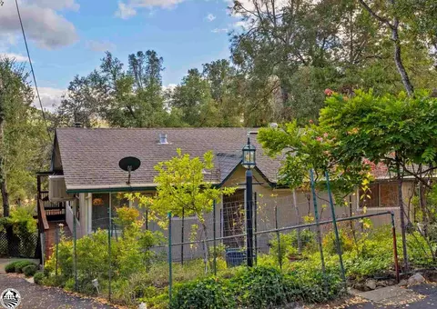 15505 Paseo De Los Robles Rd, Sonora, CA 95370