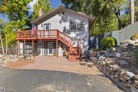 21996 Feather River Dr, Sonora, CA 95370