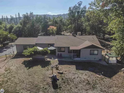 21801 Lyons Bald Mountain Rd, Sonora, CA 95370