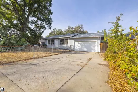 17886 Black Bart Dr, Jamestown, CA 95327