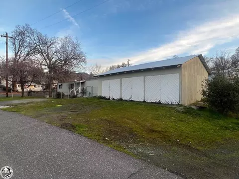 18494 Pine St, Tuolumne, CA 95379