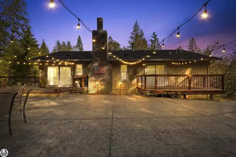 23050 Middle Camp Rd, Twain Harte, CA 95383