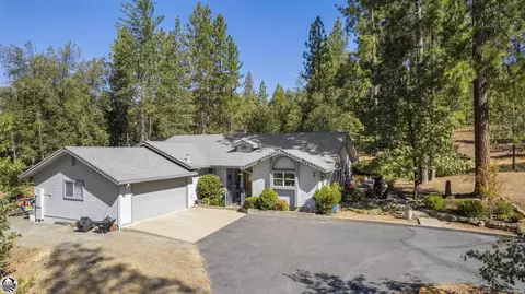 10388 Dexter Ln, Greeley Hill, CA 95311