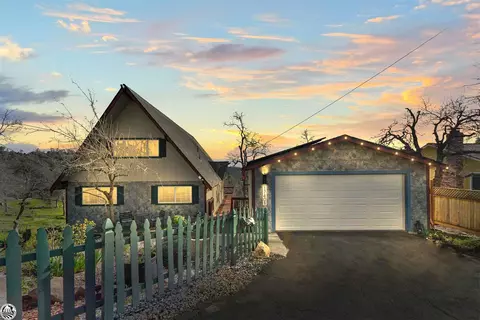 17401 Carlozzi Dr, Soulsbyville, CA 95372