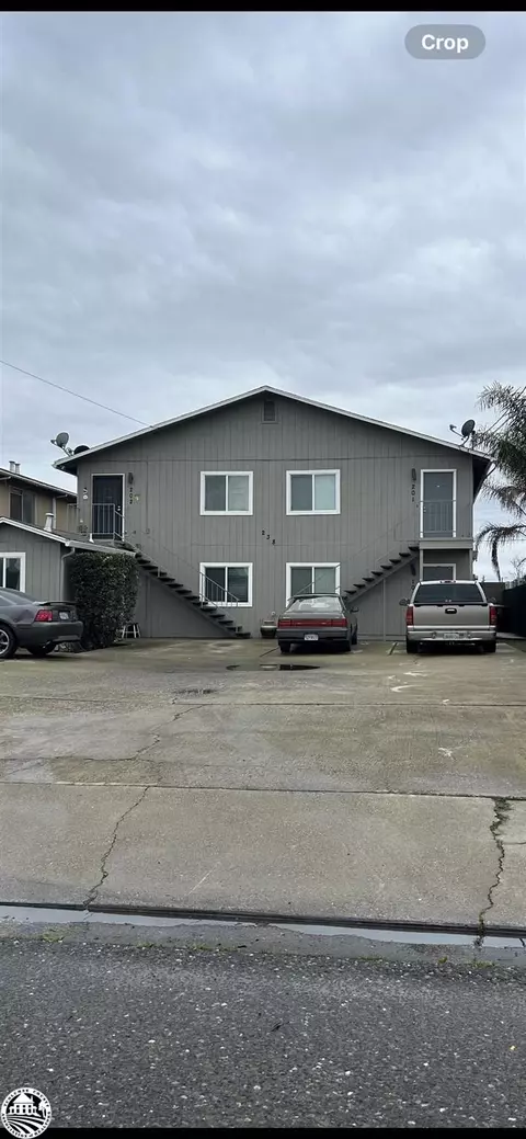 238 N 4th St, Oakdale, CA 95361